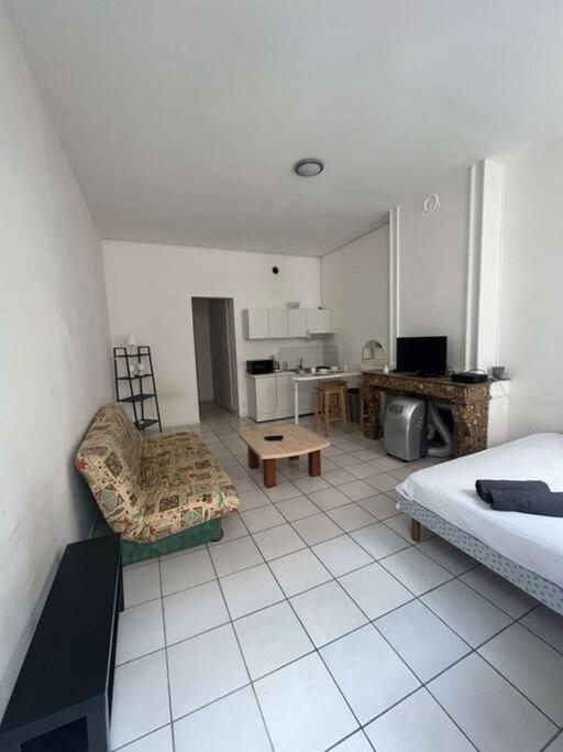 Le Monnai Appartamento Nîmes Esterno foto
